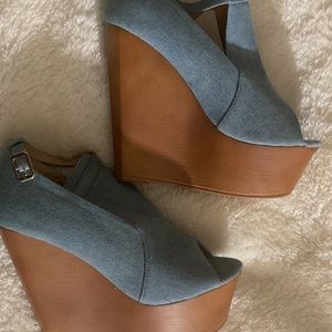 NWOT Nude Wedges